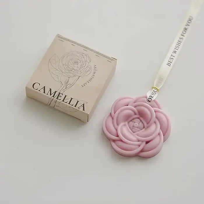 Désodorisant suspendu parfum Camélia, fleur blanche magnifique, parfum solide longue durée, pièce de cire d'aromathérapie pour mariage