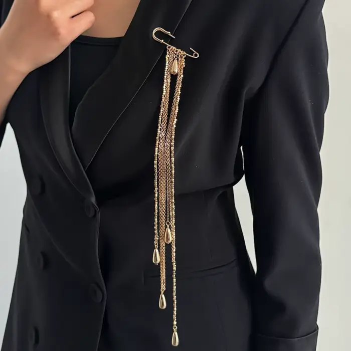 Broches multifonctionnelles en métal en forme de goutte d'eau avec pendentif et chaîne à pompons pour hommes et femmes, accessoires de costume, bijoux