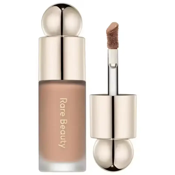 Produit phare Rare Beauty : Stick de contour waterproof, Fond de teint liquide fini mat naturel, Spr
