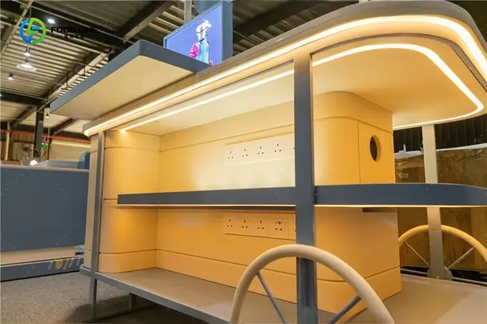 Kiosque de centre commercial de parfum de chariot de kiosque de cosmétiques de présentoir de parfum moderne personnalisé