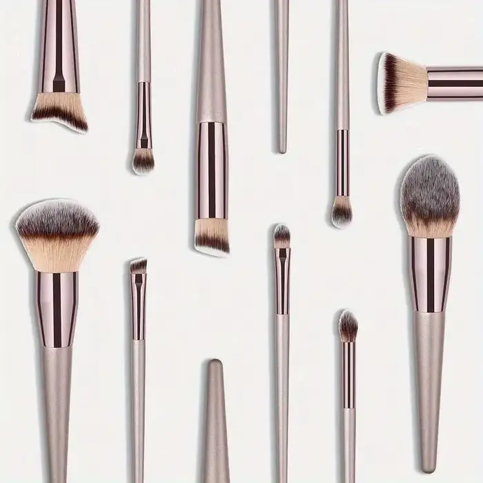 10 pièces Champagne or pinceaux de maquillage ensemble complet de fond de teint poudre libre Blush correcteur ombre à