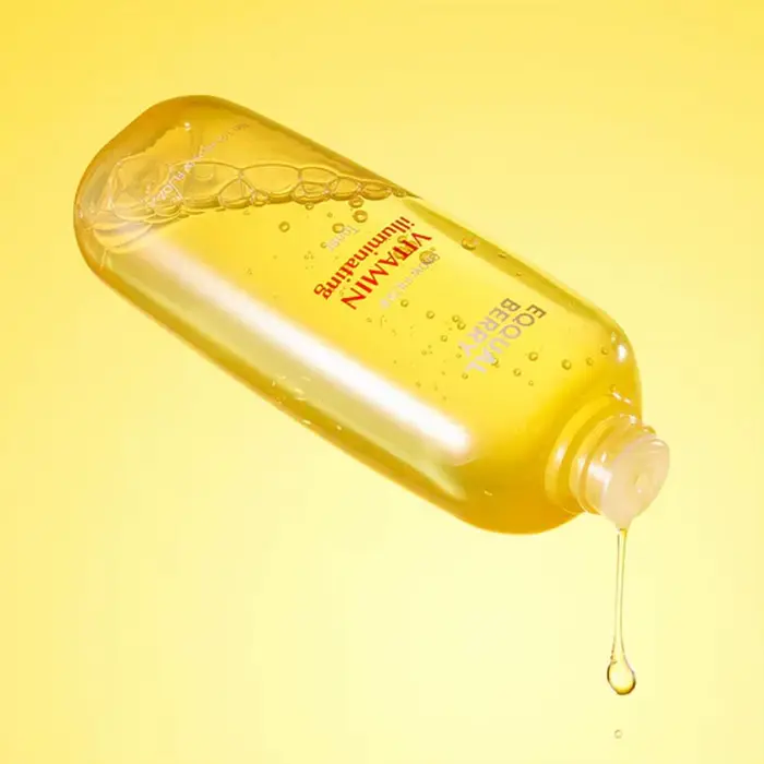 Tonique éclaircissant à la vitamine EQUAL BERRY Contient de la vitamine C, de la niacinamide, hydrate, éclaircit, améliore le teint terne, exfolie en douceur