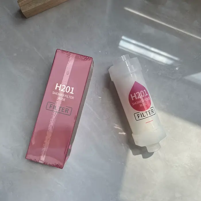 Filtre de douche haute pression avec vitamine C pour soin de la peau parfum lavande adoucisseur d'eau qualité spa pour homme et femme occasions quotidiennes et spéciales