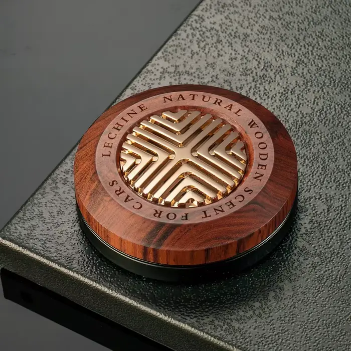 Diffuseur de parfum pour voiture en bois et métal, design simple et luxueux, parfum de voiture vintage, bonne odeur, ornement de voiture, fragrance