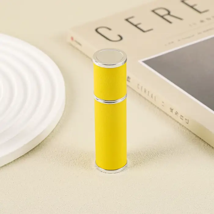 Mini flacon de parfum en cuir de 5 ml vaporisateur rechargeable pour femmes et hommes, occasionnels et voyages