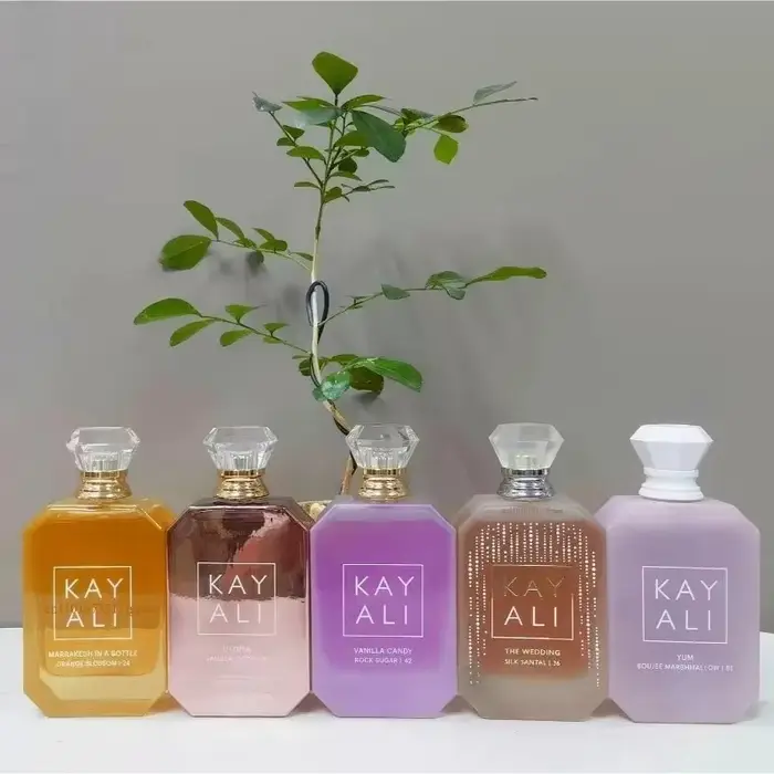 Collection de parfums Kayali 100ml unisexe avec notes florales majestueuses pour femmes et hommes occassions spéciales