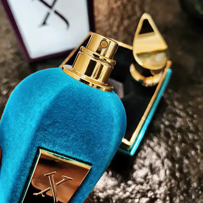 Collection Elvet : Parfum pour homme – Flacon en velours, notes végétales pures Erba Pura – Fruits tropicaux + Vanille, Parfum pour femme