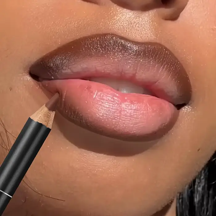 Crayon à lèvres mat de luxe, longue durée, Application fluide pour un contour et un remplissage parfaits, nuances polyvalentes pour tous les types de peau
