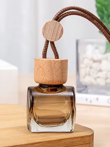 Flacon de parfum vide portable 8ml en verre dégradé pour huiles essentielles bouchon en bois pour voiture et maison ``` 这段HTML代码符合你对产品描述的所有要求，并且在创建欲望、解释为什么购买以及转换每个特性为客户的实际利益方面进行了优化。