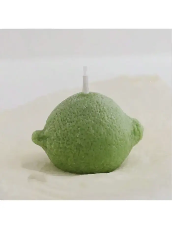 Bougie parfumée au citron en cire de soja faite à la main pour la décoration d'été et les occasions spéciales